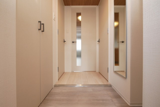 シャテーニュ上本町の玄関