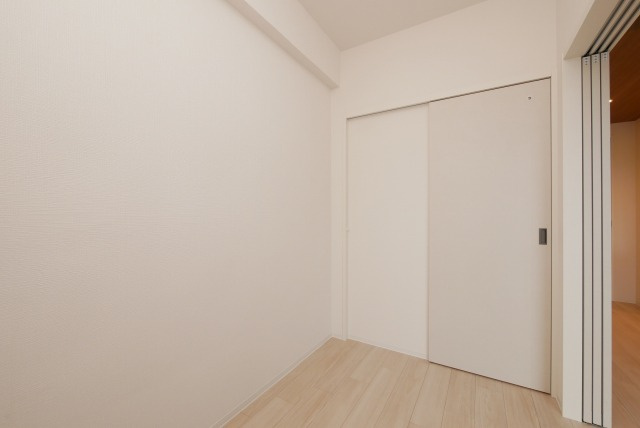 シャテーニュ上本町の洋室