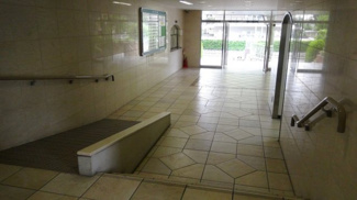 【エントランス】