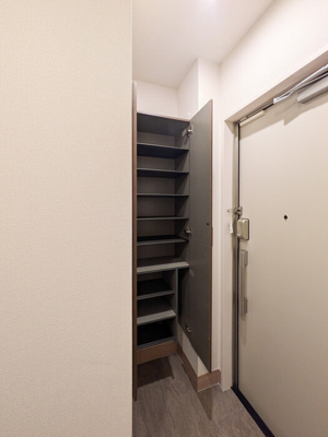 【玄関】 | D-RESIDENCE東田町 | 玄関・シューズボックス
