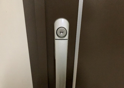 【防犯設備】 | ルネ東林間 | 当然のことではありますが、オートロックやセンサーライト、ホームセキュリティーなどの防犯設備があれば、小さいお子様がいるご家庭も安心ですよね！まず物件購入の際は、防犯設備もチェックするようにしましょう。