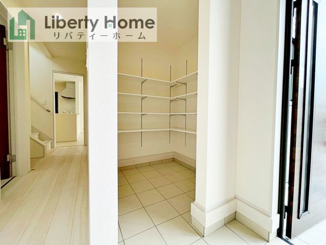 水戸市河和田町3期　新築戸建　2号棟の玄関