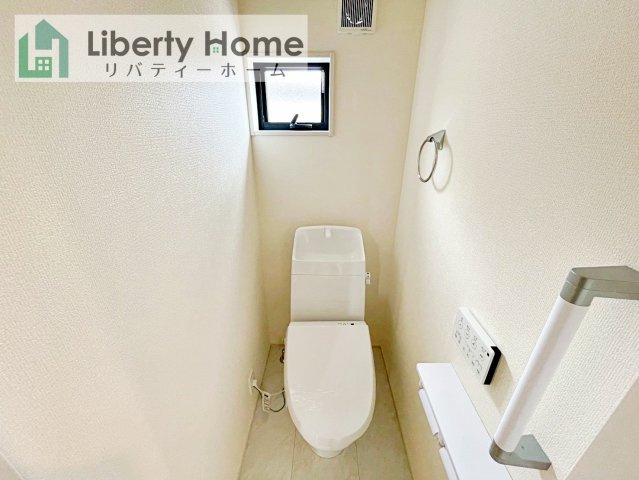 水戸市河和田町3期　新築戸建　2号棟のトイレ