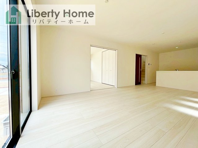 水戸市河和田町3期　新築戸建　2号棟の居間・リビング