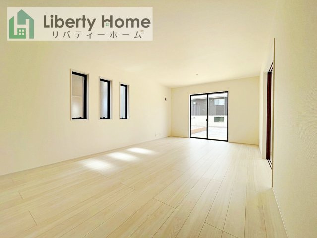 水戸市河和田町3期　新築戸建　2号棟の居間・リビング