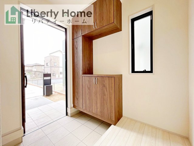 水戸市河和田町3期　新築戸建　2号棟の玄関