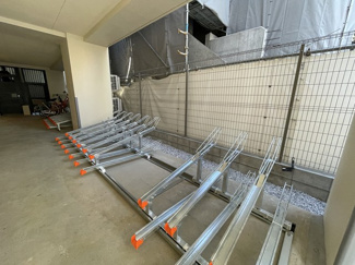 【その他共用部分】 | 屋根付きの駐輪場があるので雨が降っても安心です☆荷物が重いときに自転車があれば助かりますね！
