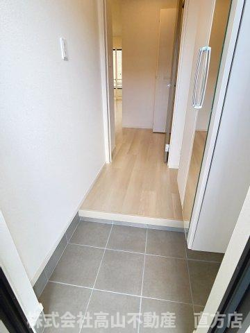 直方市大字感田のアパートの玄関