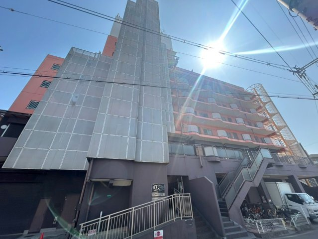 エヌエム・セーズの外観
