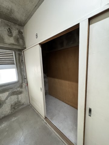 ジークレフ本山の収納|特定のお部屋だけご利用いただける専用トランクルーム
BBQアイテムやゴルフギアなど普段使わないアイテムを置いておける便利さ。
