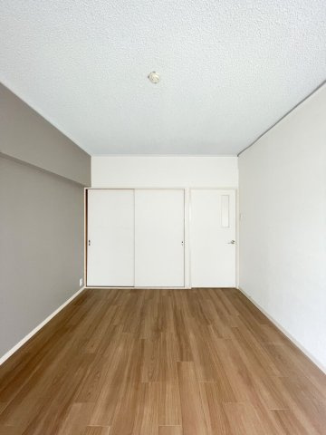 ジークレフ本山の洋室