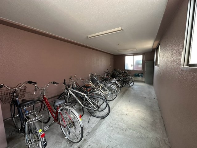 アイ旭の駐輪場|☆駐輪場☆
屋根付きで雨の日も安心。オートロック式の駐輪場なので防犯面でも安心です。