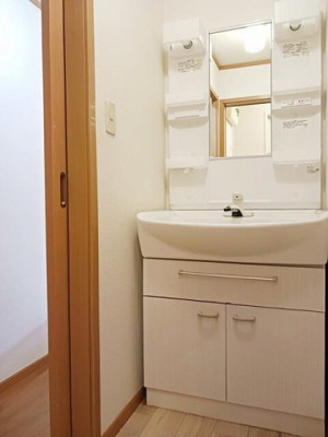 【洗面所】 | サニーコートＡ | スペースが確保できる洗面所です