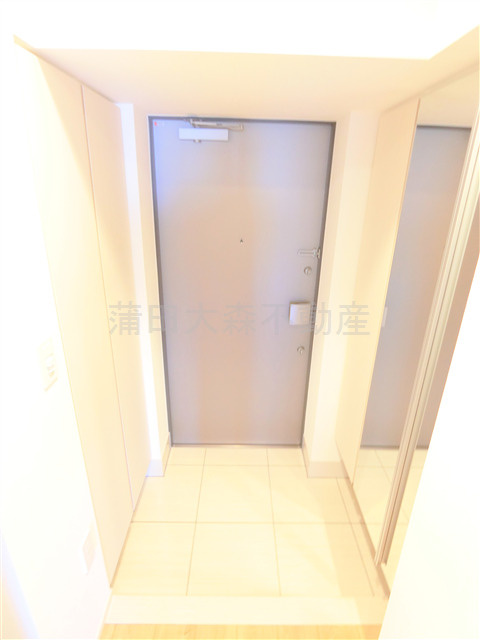 クレストコート池上の玄関