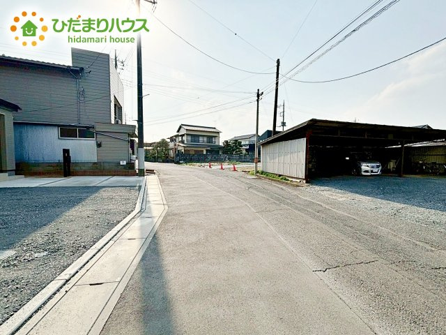 【前面道路含む現地写真】 | 笠間市中央第2　新築戸建 | 落ち着いた住環境が魅力的です☆