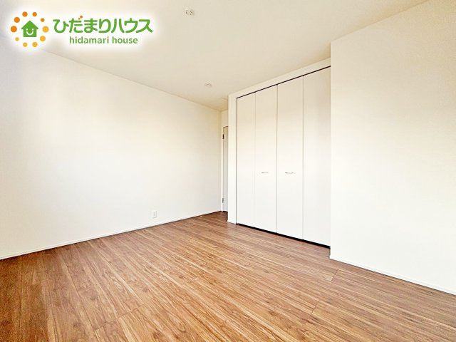 【洋室】 | 笠間市中央第2　新築戸建 | シンプルな内観ですのでさまざまなインテリアスタイルを楽しめます。
