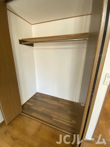 グリーンハイツ深山の収納|同建物内、同間取りの別の部屋の写真です