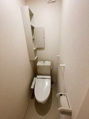 【トイレ】 | エスポワール・ジェルメ　Ⅴ | シンプルで使いやすいトイレです