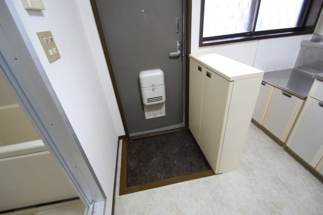 すみれコーポの玄関