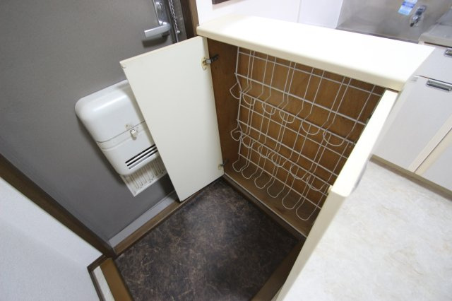 すみれコーポの玄関