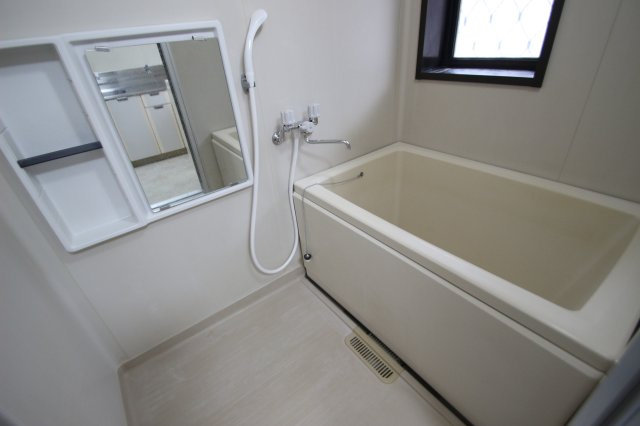 すみれコーポの浴室