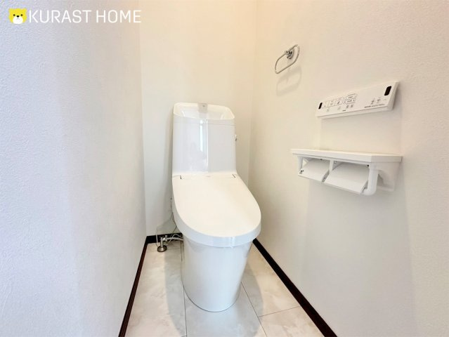 京都市南区久世上久世町　新築戸建のトイレ