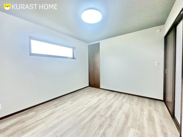 京都市南区久世上久世町　新築戸建の洋室