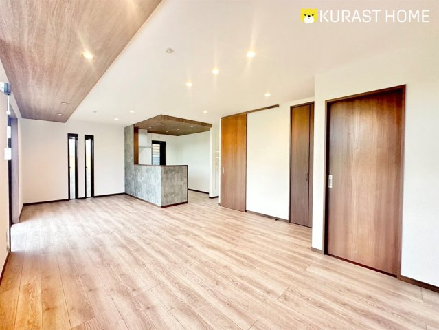 京都市南区久世上久世町　新築戸建の居間・リビング