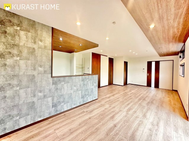 京都市南区久世上久世町　新築戸建の居間・リビング