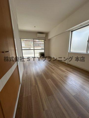 仲介手数料０円！ヴィレッヂ本願寺の居間・リビング