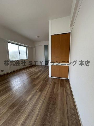 仲介手数料０円！ヴィレッヂ本願寺の居間・リビング