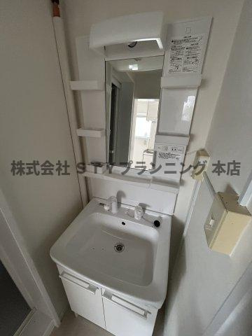 仲介手数料０円！ヴィレッヂ本願寺の独立洗面台