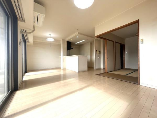 【居間・リビング】の画像