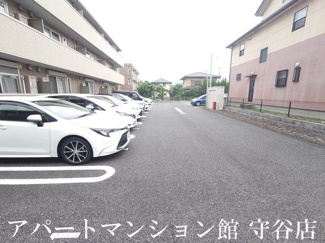 【駐車場】