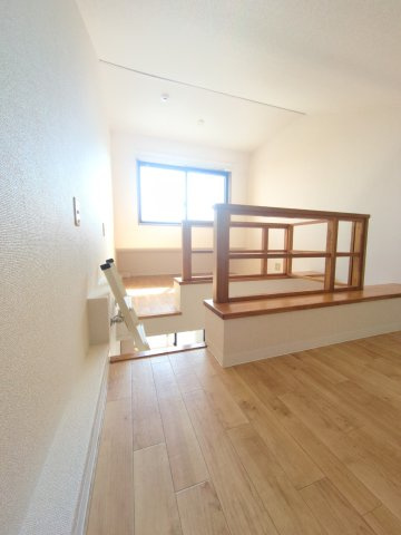 ラフィネパルクの居間・リビング|大型ロフト