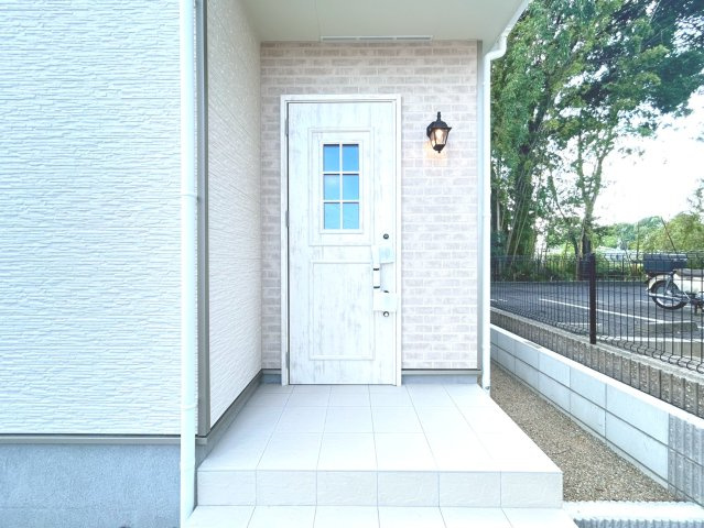 ハートフルタウン　丹羽郡扶桑町高木　全2区画分譲の玄関|玄関ドアの鍵はディンプルキーと内側はサムターンキーになっており防犯性の高い仕様になっています。