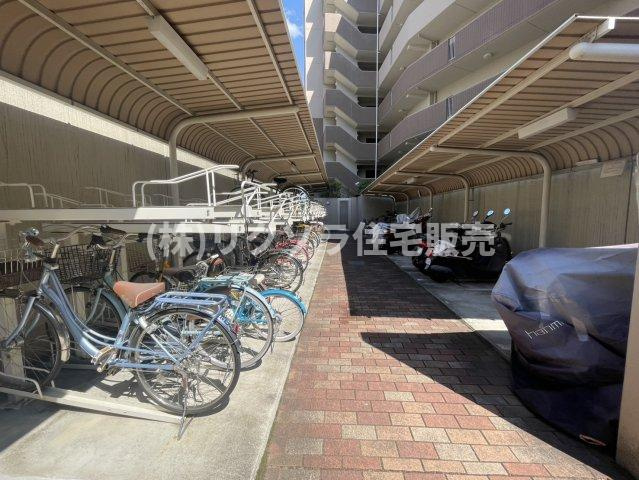 京阪東ローズタウン・ファインガーデンあゆみヶ丘D棟の駐輪場|■物件内覧・資金計画相談・住宅ローン相談、リフォーム相談、お問合せ受付中■
※当日・翌日のご内覧、ご相談はお電話でのお問合せがスムーズです！