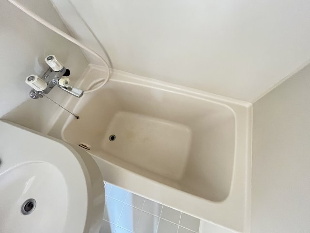 龍ハイツの浴室