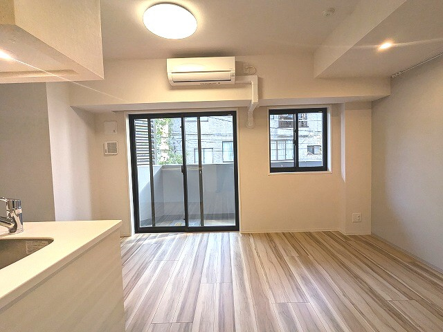 ワンルーフレジデンス新御徒町の設備|ワンルーフレジデンス新御徒町
東京都台東区台東３－４－９
エアコン付き