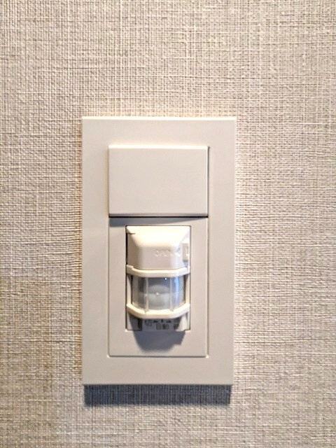 ワンルーフレジデンス新御徒町の設備|人感センサー付玄関ライト