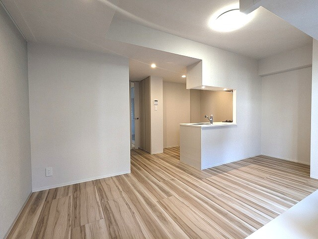 ワンルーフレジデンス新御徒町の内装|ワンルーフレジデンス新御徒町
東京都台東区台東３－４－９
エアコン2台付き