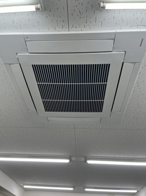 【設備】 | 船越ビル | エアコン交換しました。新品