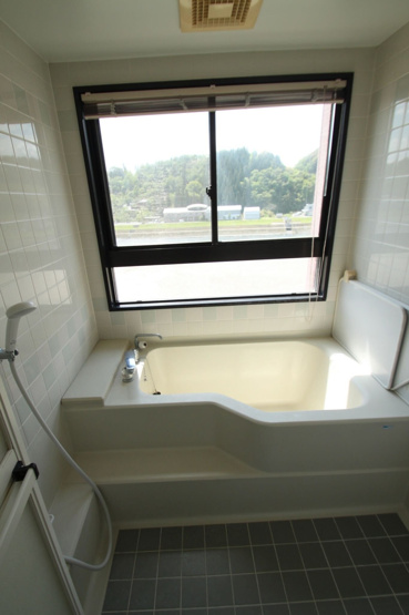 【浴室】 | 人吉壱番館リバーサイド古城 | ※ご入居前の写真です