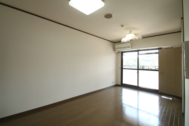 【洋室】 | 人吉壱番館リバーサイド古城 | ※ご入居前の写真です