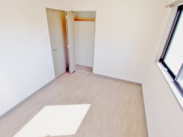 関本祇園ビルの居間・リビング