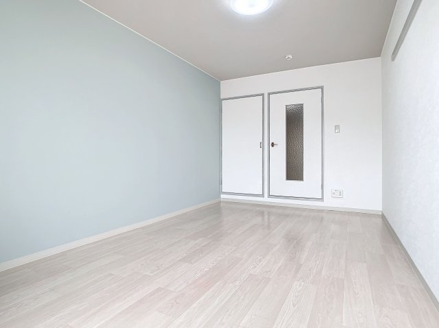 ラウファレエイエスエイの居間・リビング