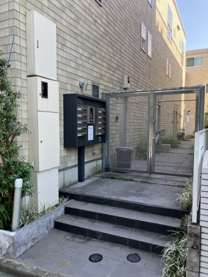 【エントランス】 | アリュイッテ西荻窪 
