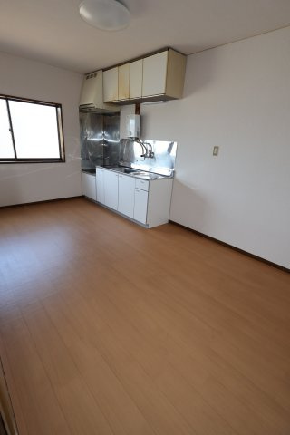 コスモコーポ昭和町の居間・リビング