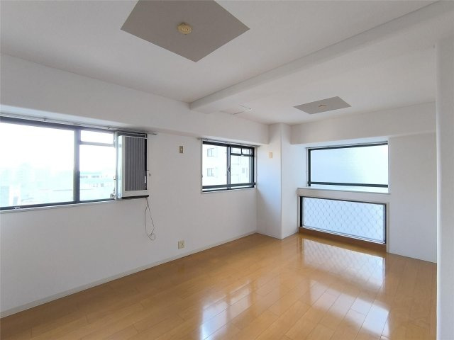 エンゼルハイム六ツ門の寝室|風通しも良い寝室です☆