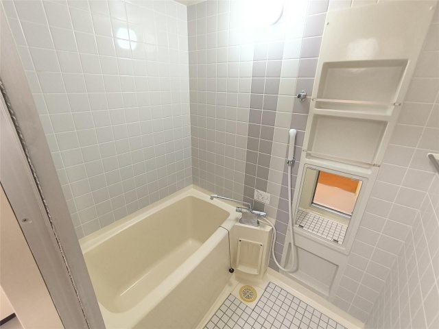 エンゼルハイム六ツ門の浴室|きれいなお風呂です♪